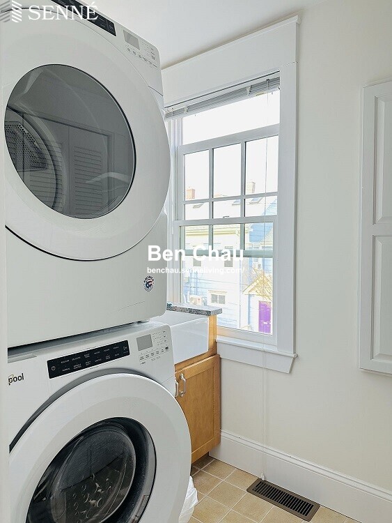 39 Myrtle Ave, Harvard Square