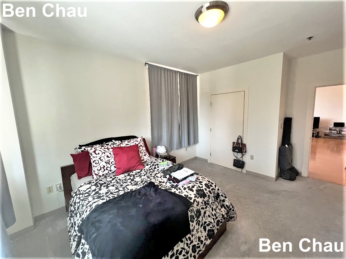 234 Causeway St, West End