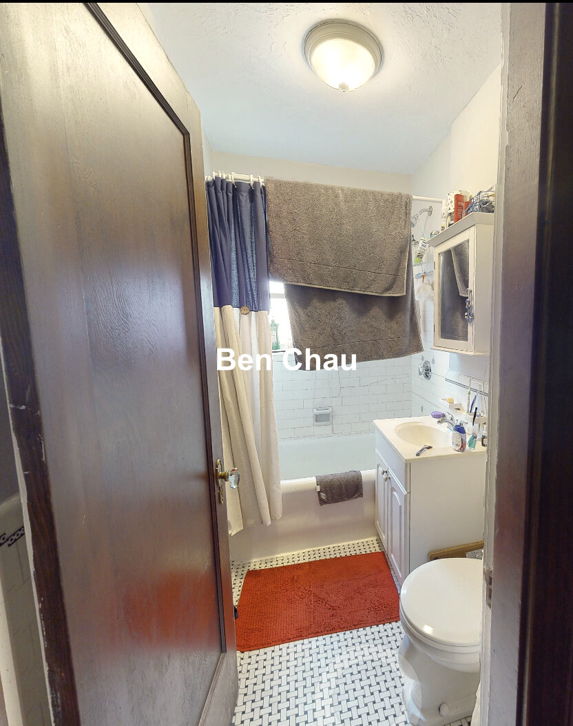 119 College Ave, Davis Square