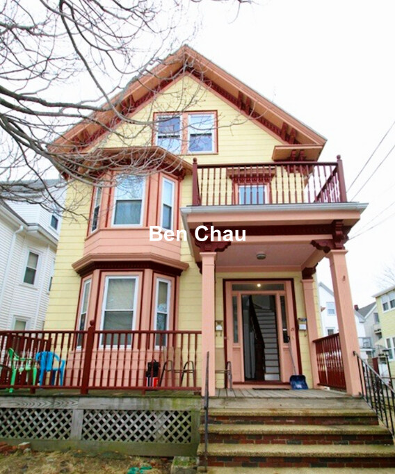 8 Park Ave, Somerville