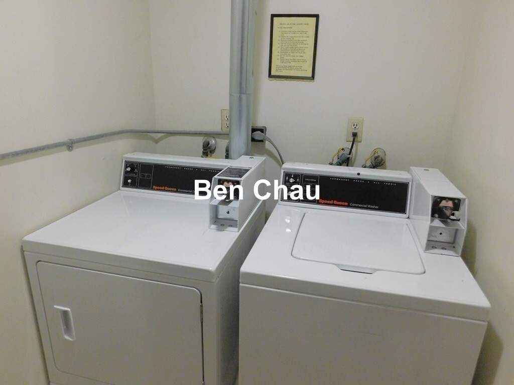 1105 Massachusetts Ave, Harvard Square