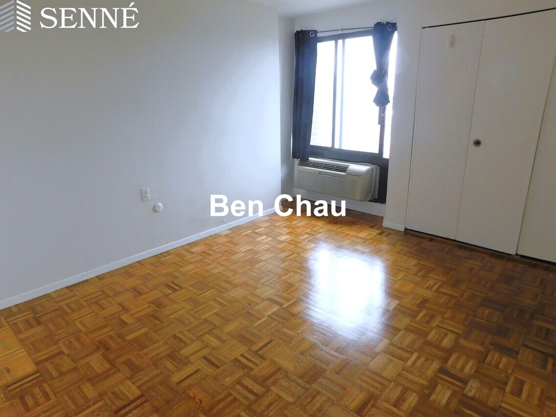 1105 Massachusetts Ave, Harvard Square