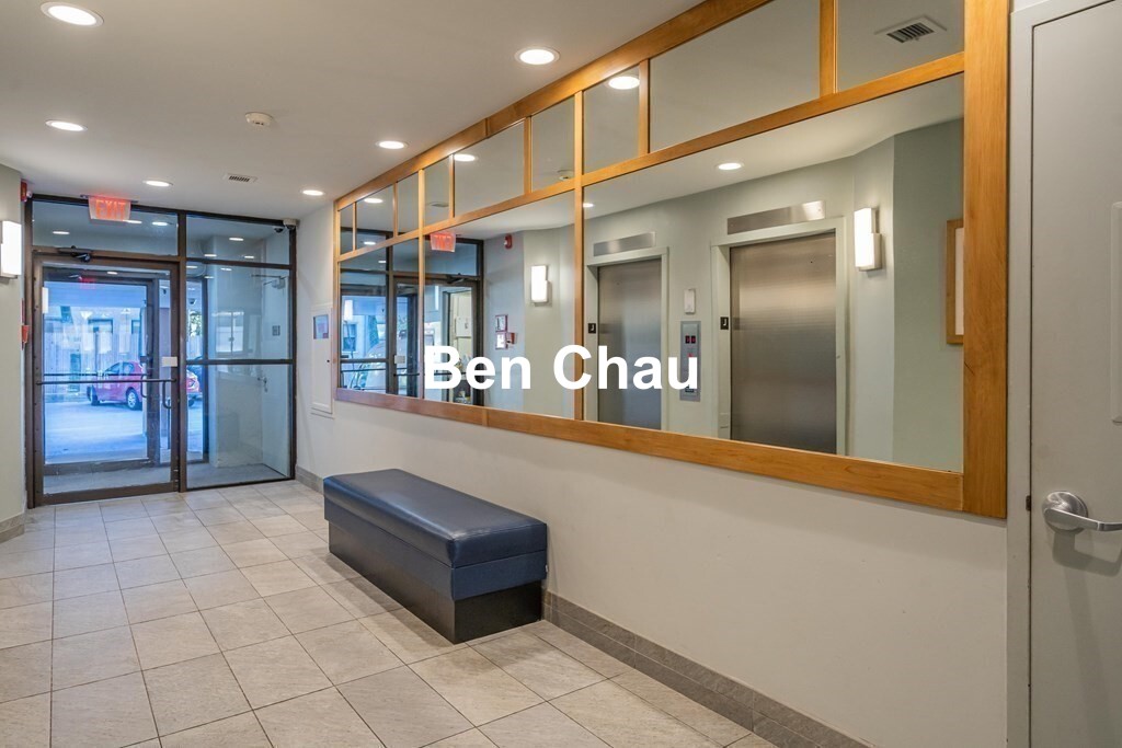 1105 Massachusetts Ave, Harvard Square