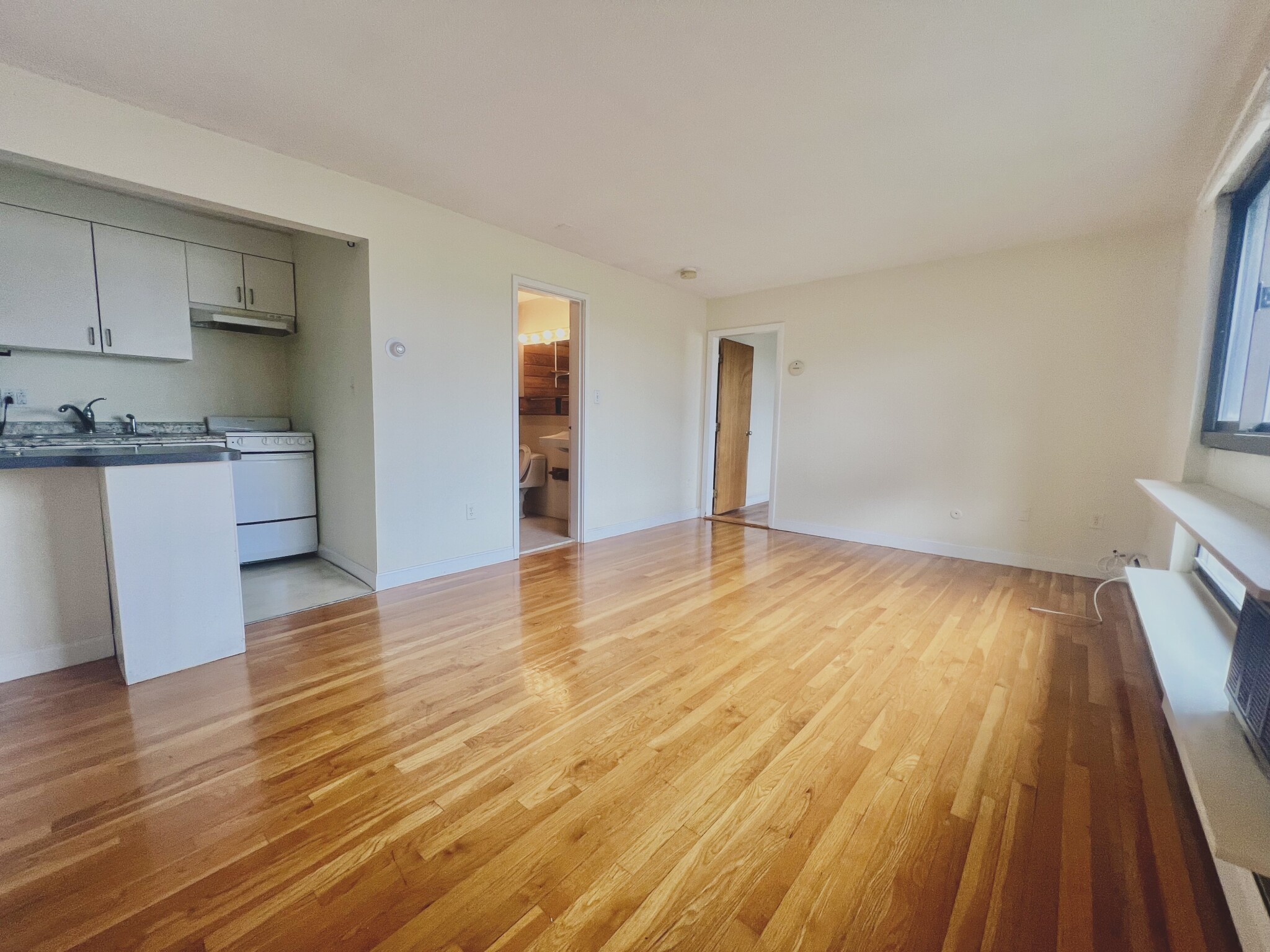 77 Trowbridge St, Mid-Cambridge