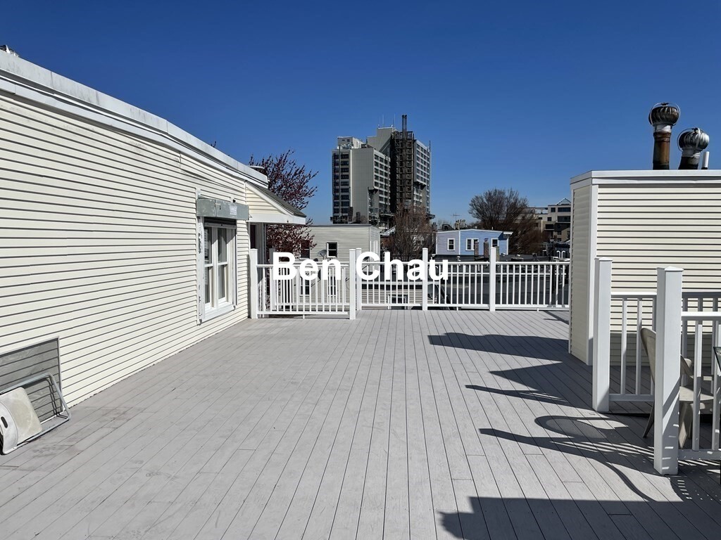 218 Thorndike St, East Cambridge