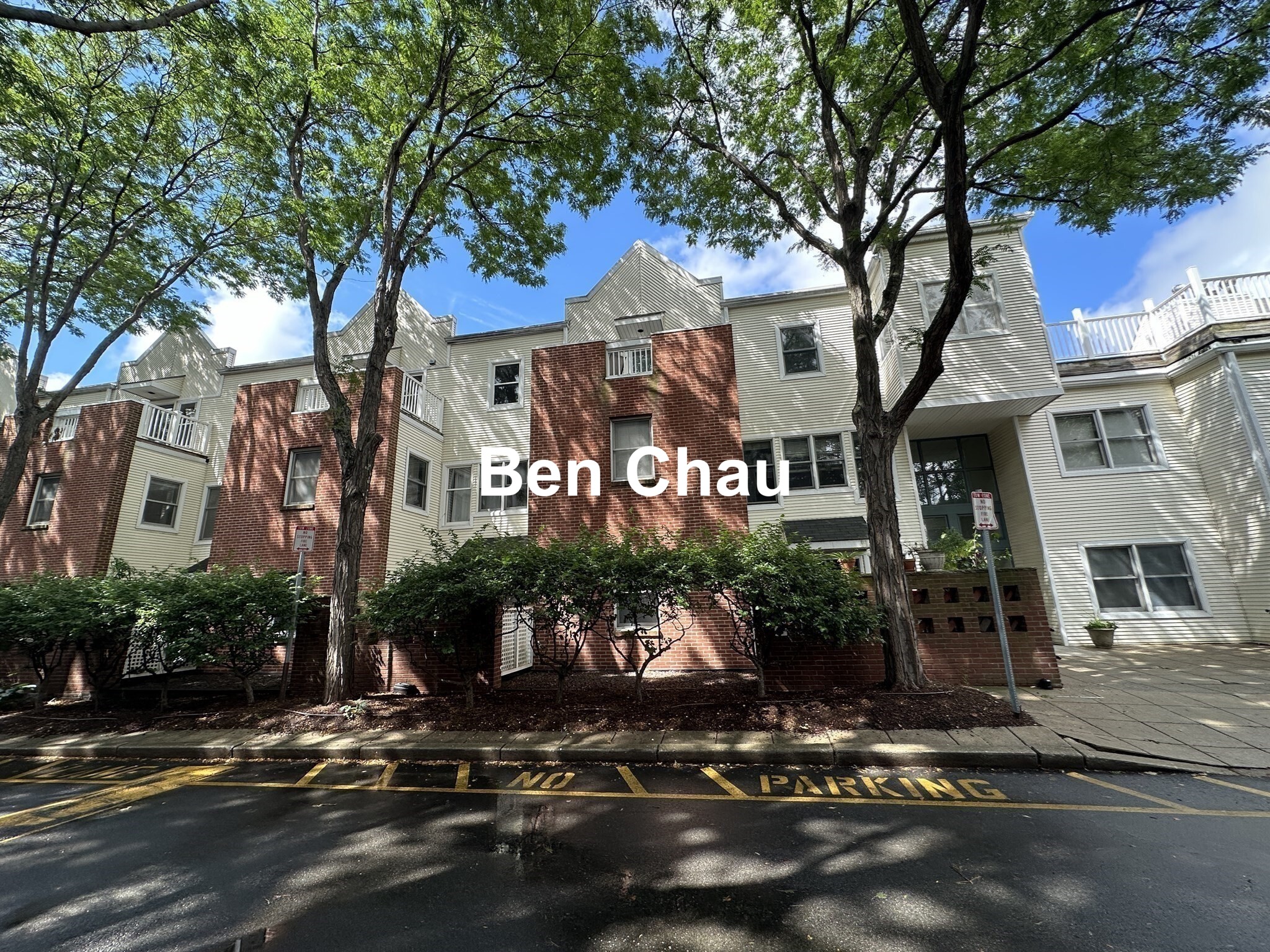 217 Thorndike St, East Cambridge