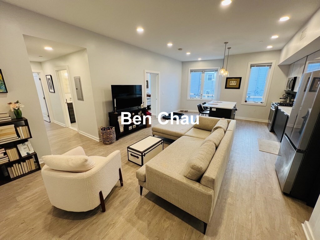 https://ygl-photos.s3.us-west-004.backblazeb2.com/11839W676f40c3b93ec.jpg