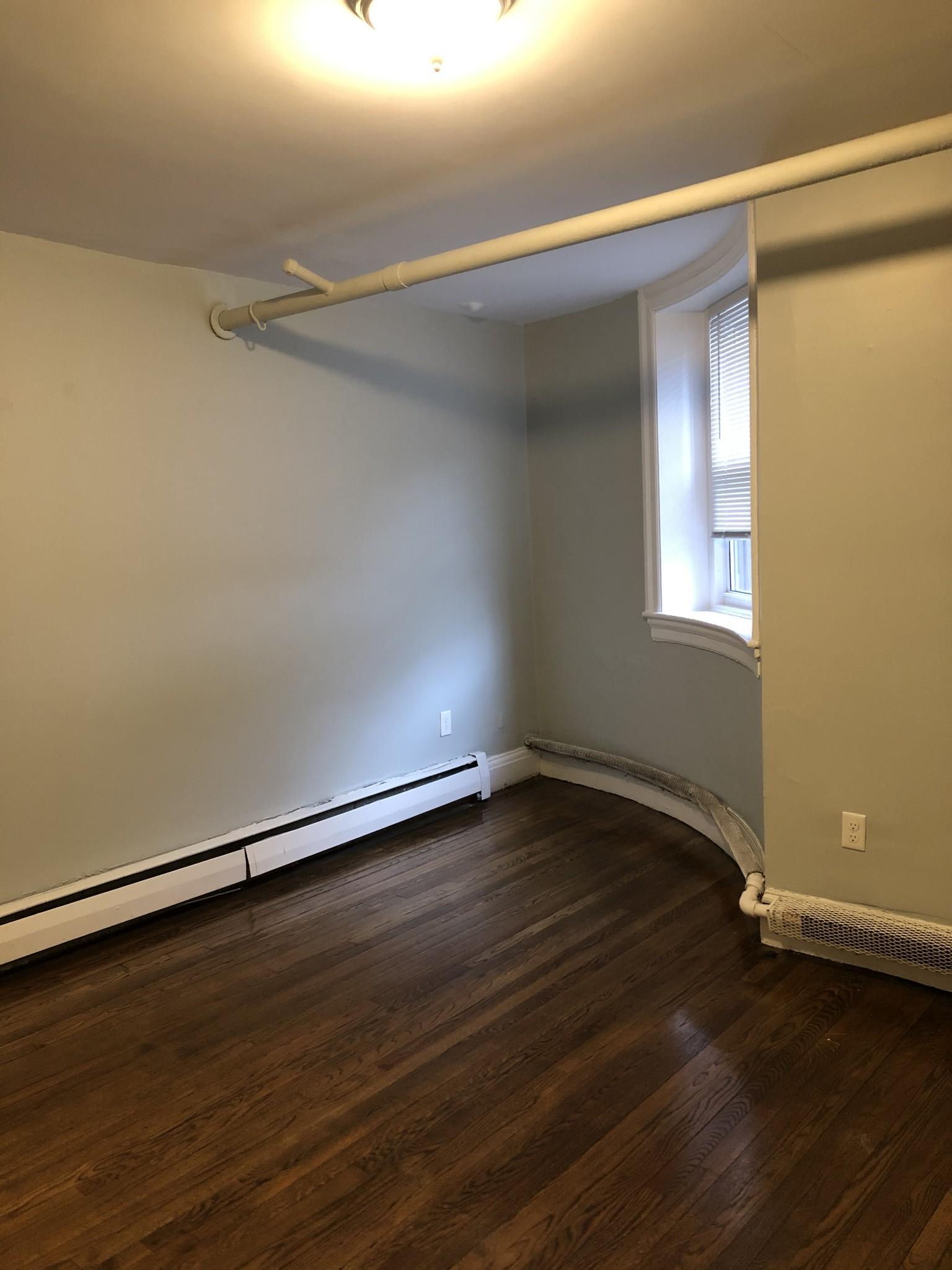 45 Carlton St, Longwood