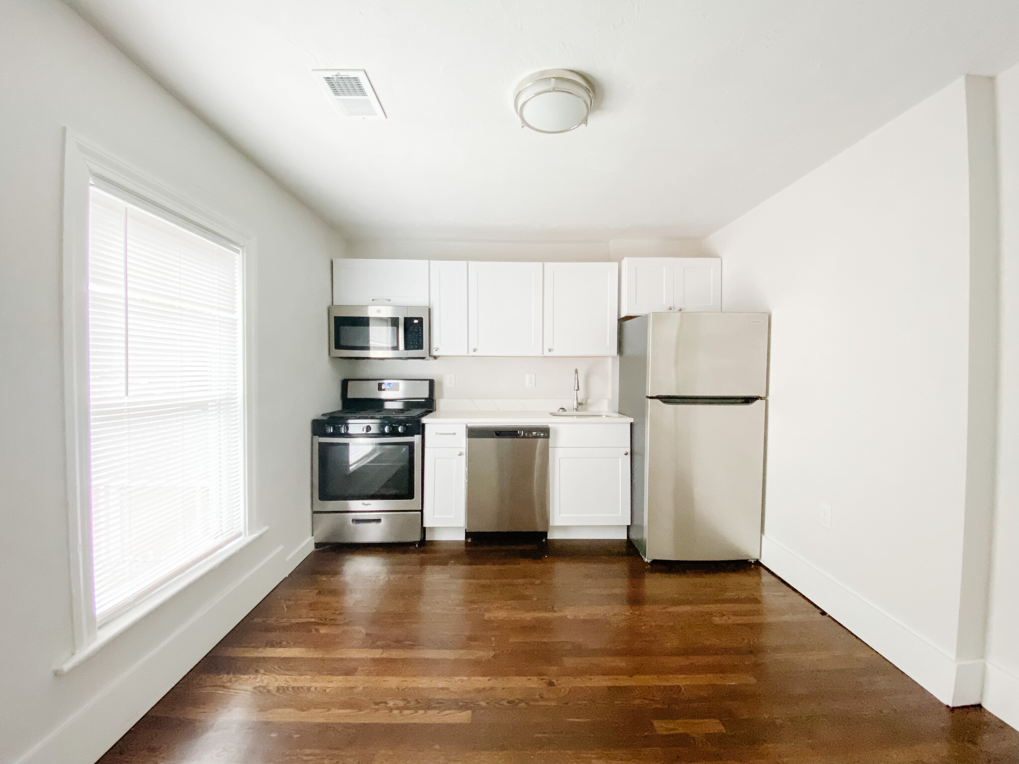 203 Atlantic St, North Quincy