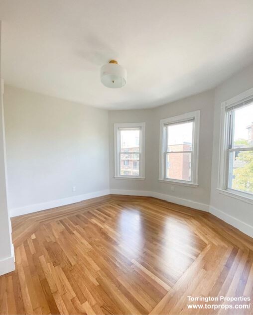 893 4th St, South Boston