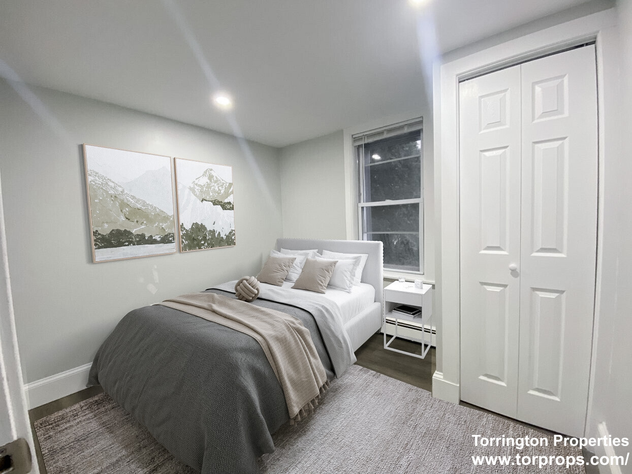 351 8th St, South Boston