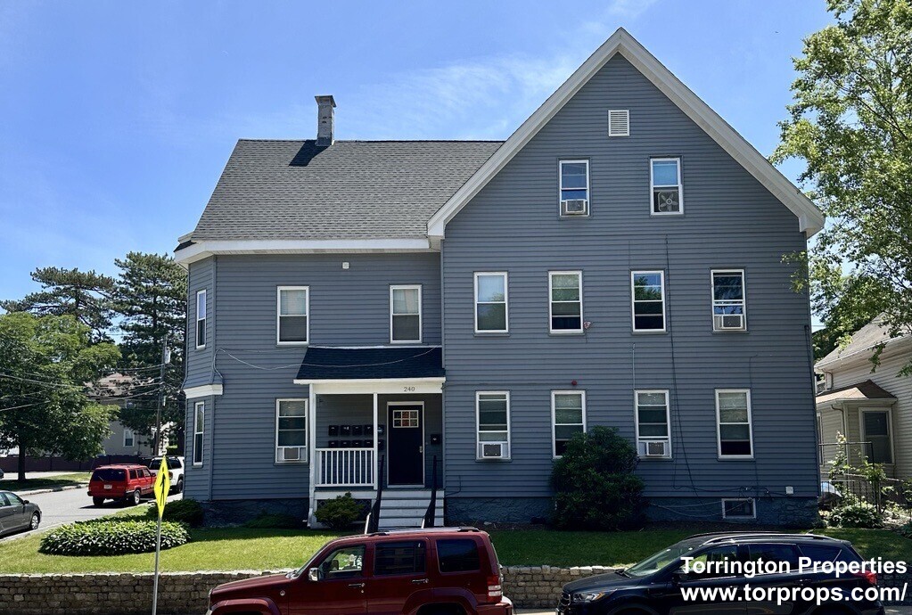 240 Crescent St, Waltham