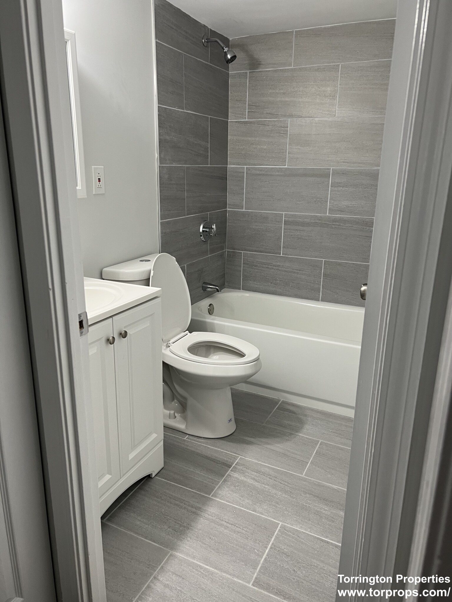 253 Hyde Park Ave, Jamaica Plain