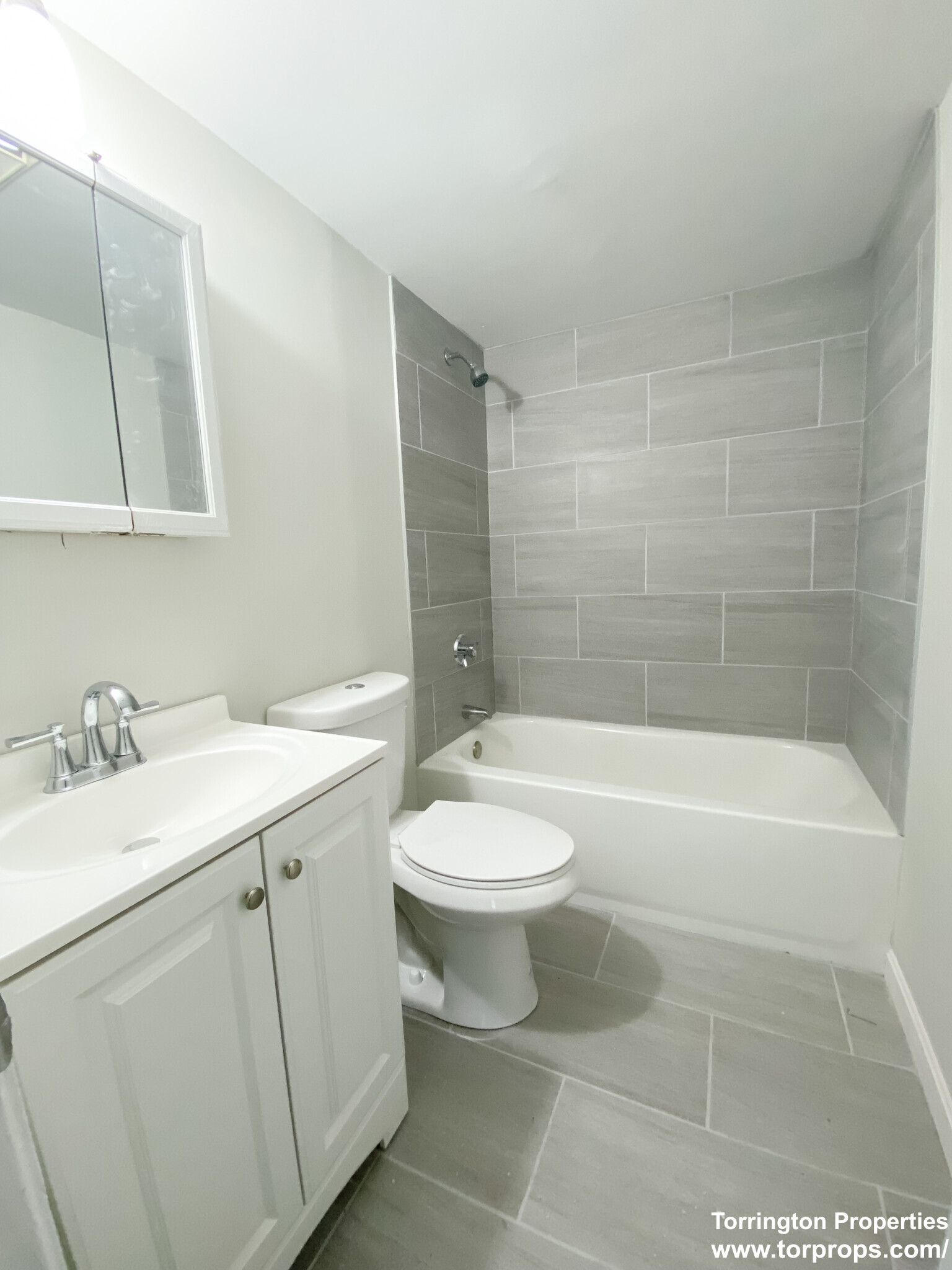 280 Hyde Park Ave, Hyde Park