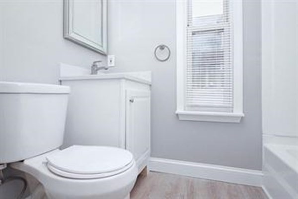3 bed, 1 bath apartment for rent at 343 Lafayette St Unit 2, Salem — photo 6 of 10