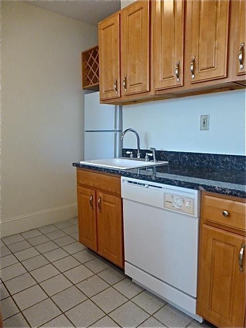 1 bed, 1 bath apartment for rent at 32 Queensberry St Unit 15,, Fenway — photo 3 of 12