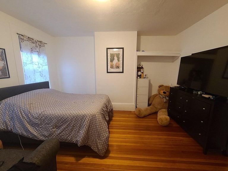 1 bed, 1 bath apartment for rent at 150 Bremen Unit 3, Boston — photo 4 of 23