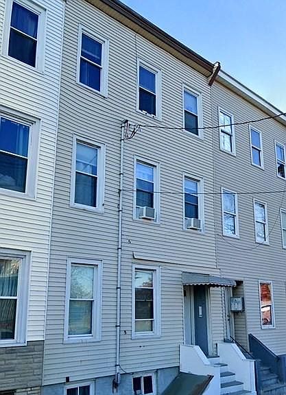 1 bed, 1 bath apartment for rent at 150 Bremen Unit 3, Boston — photo 13 of 23