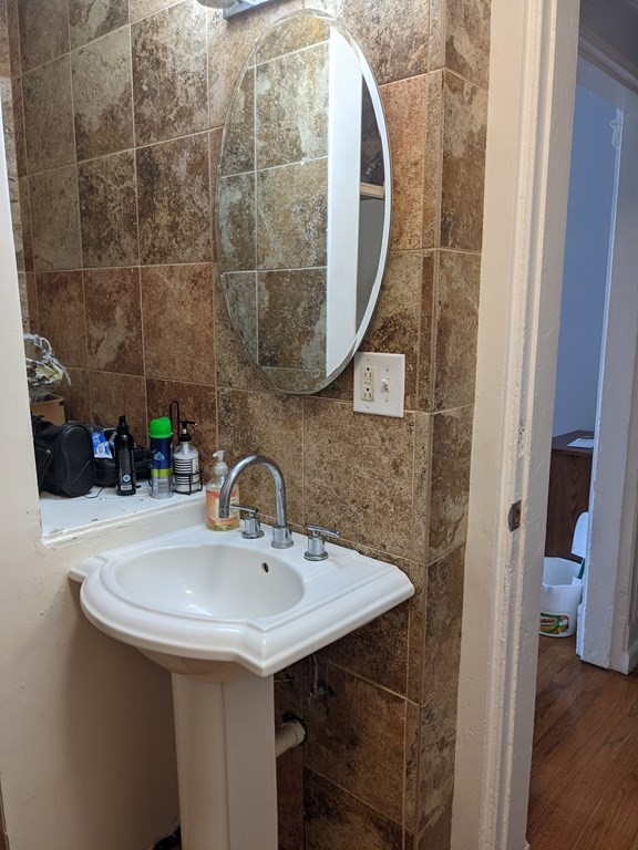 8+ bed, 4+ bath apartment for rent at 44 Highland A Unit HOUSE, Boston — photo 6 of 18
