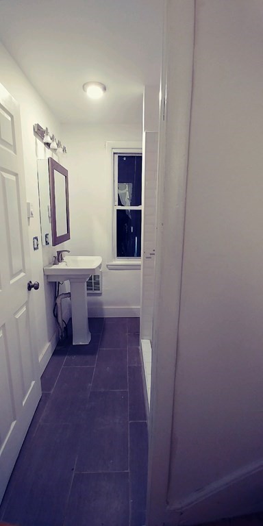 4 bed, 1 bath apartment for rent at 7 Marvin Pl Unit 7, Cambridge — photo 3 of 10