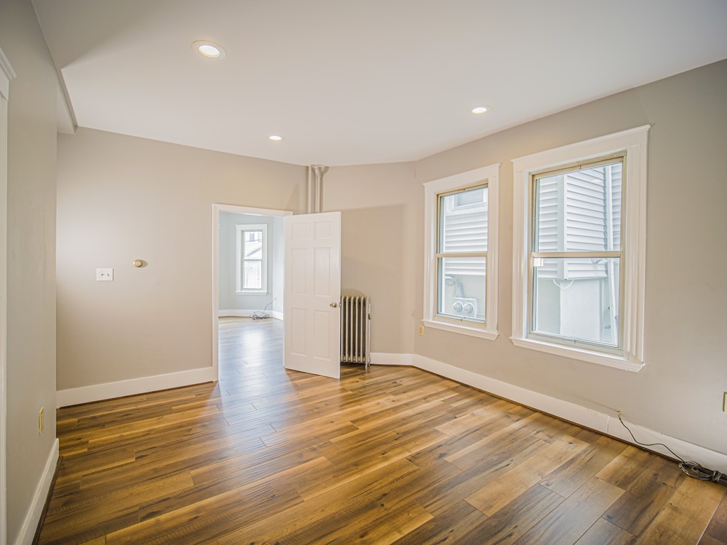 3 bed, 1 bath apartment for rent at 428 Saratoga Unit 3, Boston — photo 6 of 10