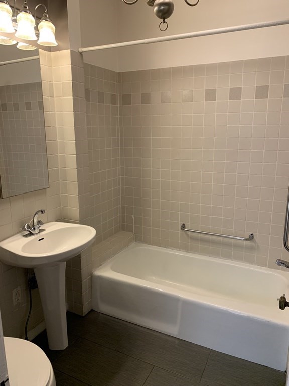 1 bed, 1 bath apartment for rent at 425 Quincy Unit 3A, Dorchester — photo 6 of 9