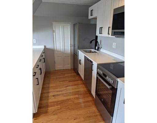 1 bed, 1 bath apartment for rent at 425 Quincy Unit 3, Dorchester — photo 2 of 9