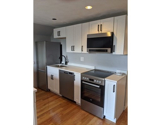 1 bed, 1 bath apartment for rent at 425 Quincy Unit 3, Dorchester — photo 3 of 9