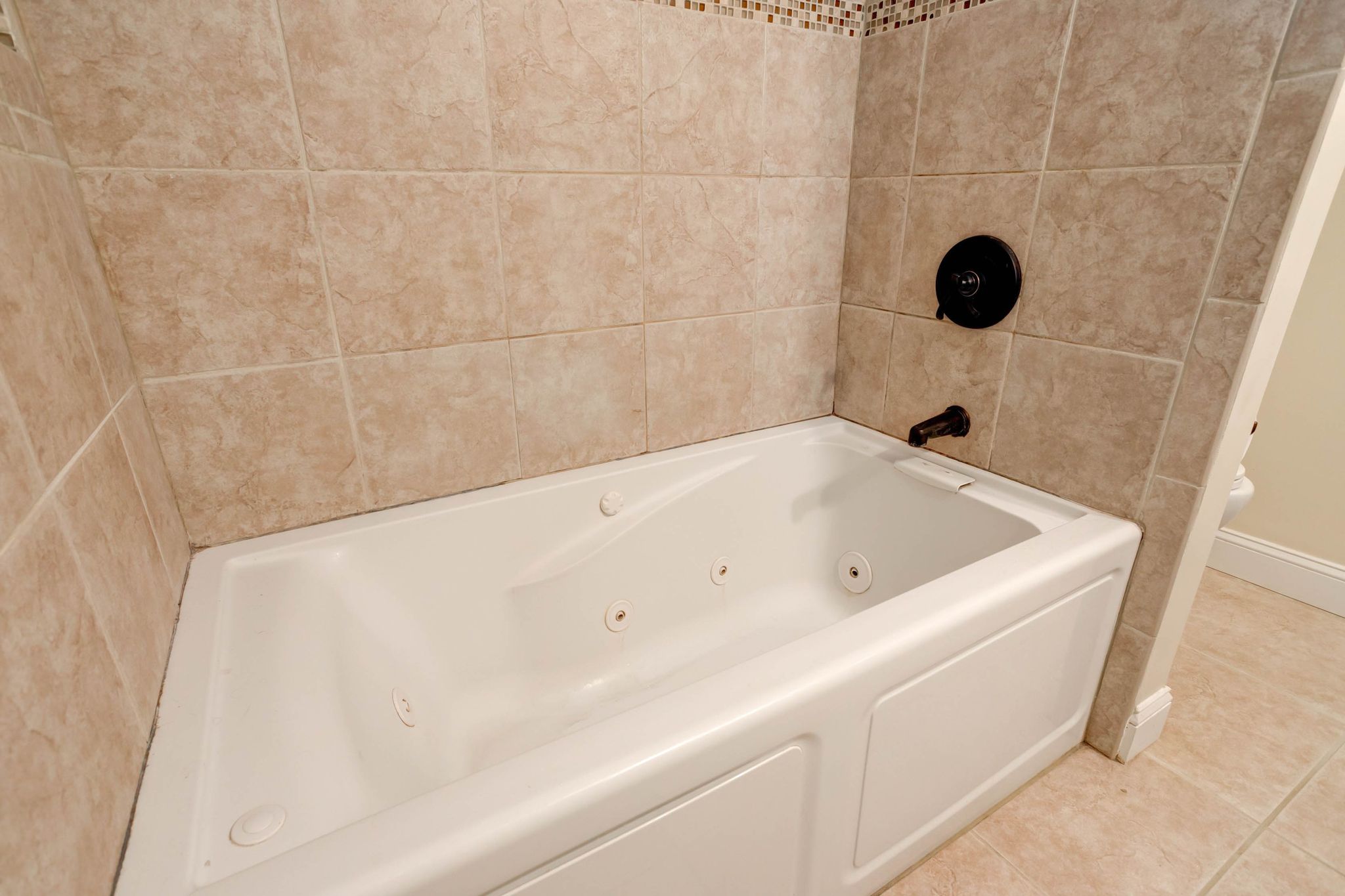 3 bed, 2 bath apartment for rent at 58 Eleanor St Unit 1, Chelsea — photo 13 of 18