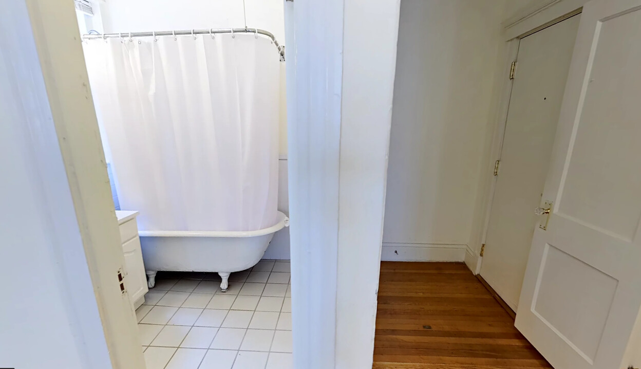 109 Queensberry St, Fenway