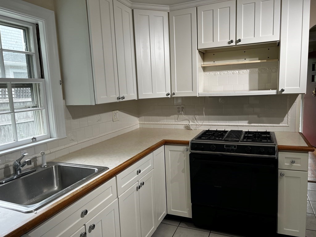 21 Malcolm Rd, Jamaica Plain