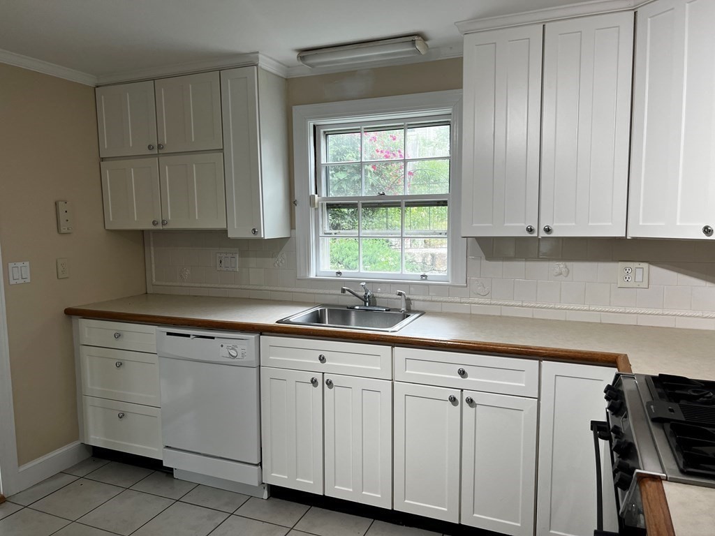 21 Malcolm Rd, Jamaica Plain