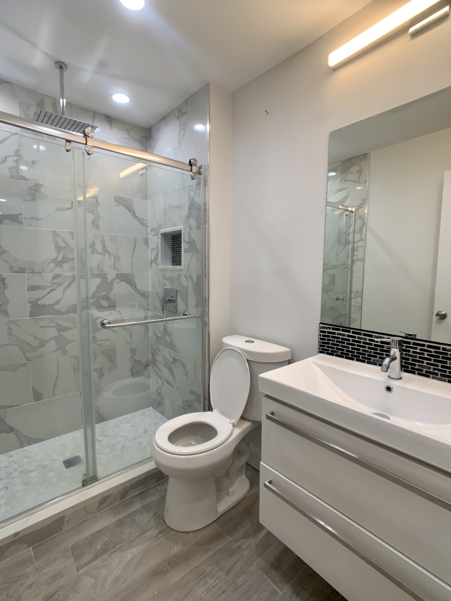 2 bed, 1 bath apartment for rent at 106 Chelsea St Unit 2A, East Boston — photo 3 of 5