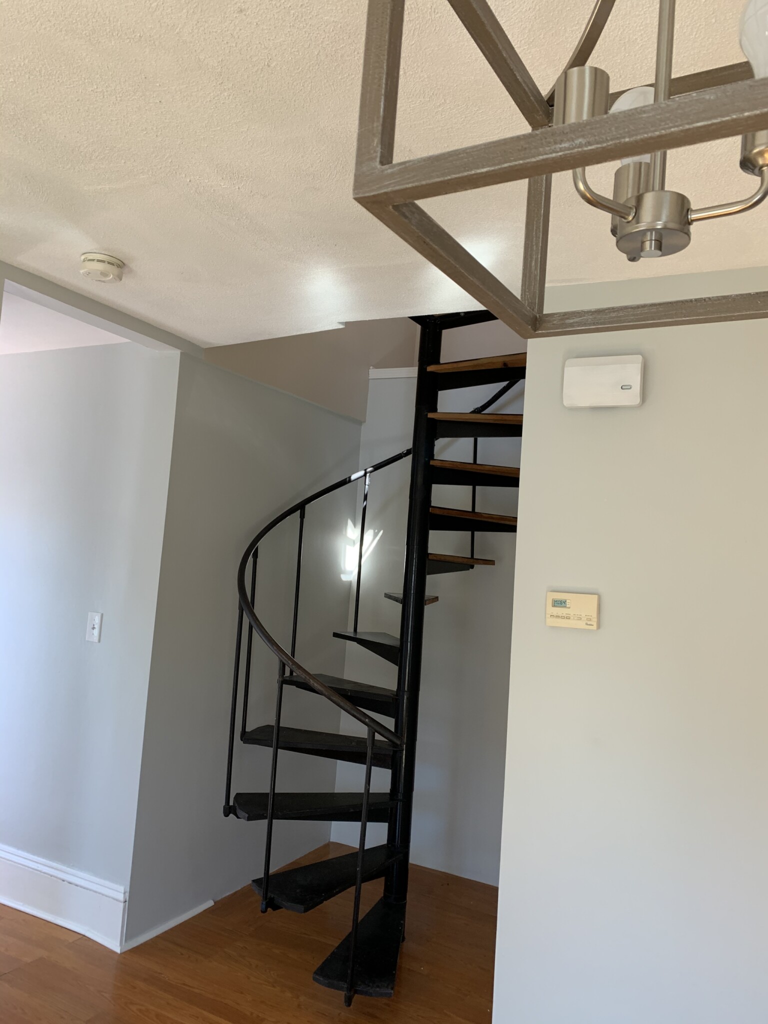 5 bed, 2.5 bath apartment for rent at 12 Court St Unit 1, Medford — photo 16 of 20