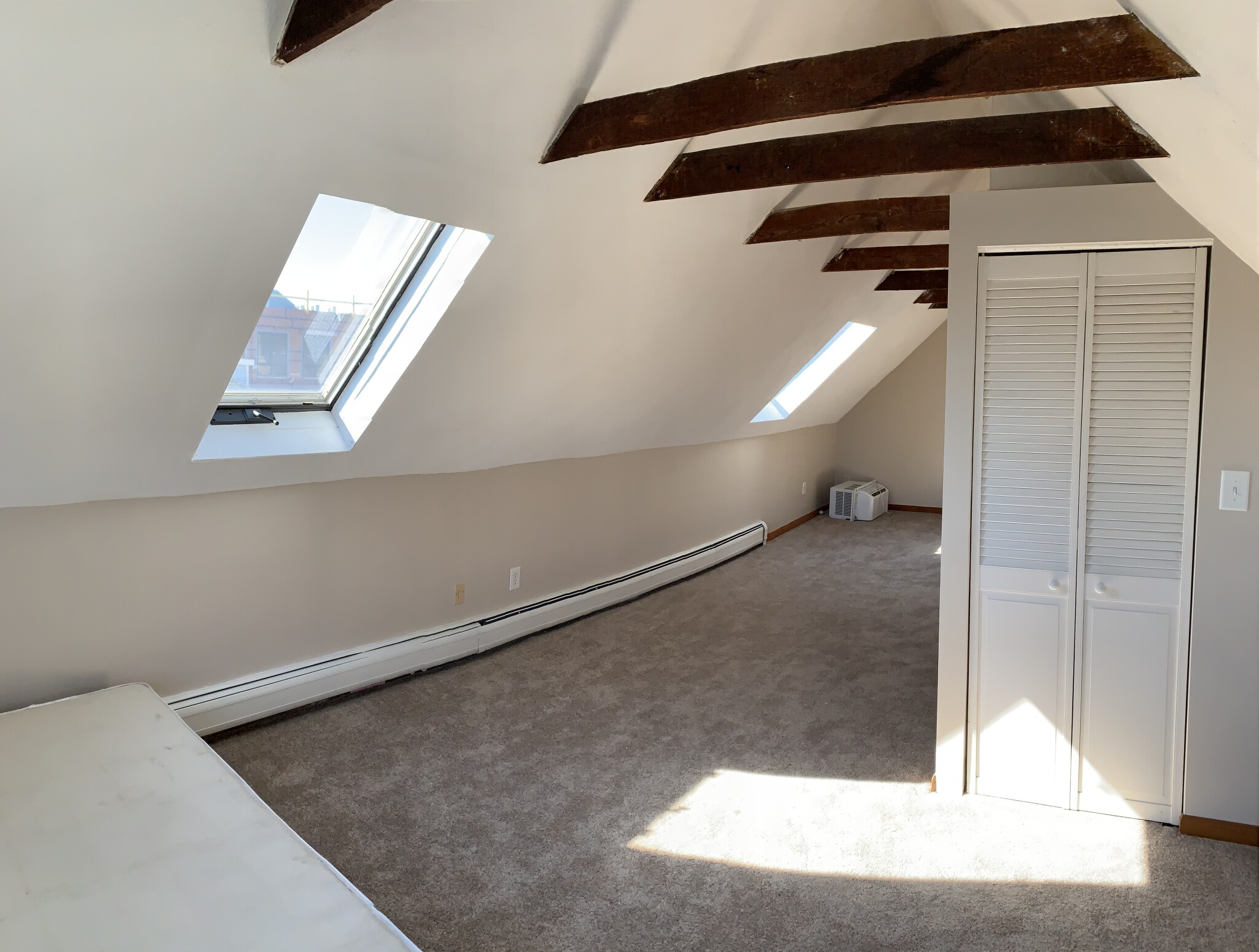 5 bed, 2.5 bath apartment for rent at 12 Court St Unit 1, Medford — photo 2 of 20