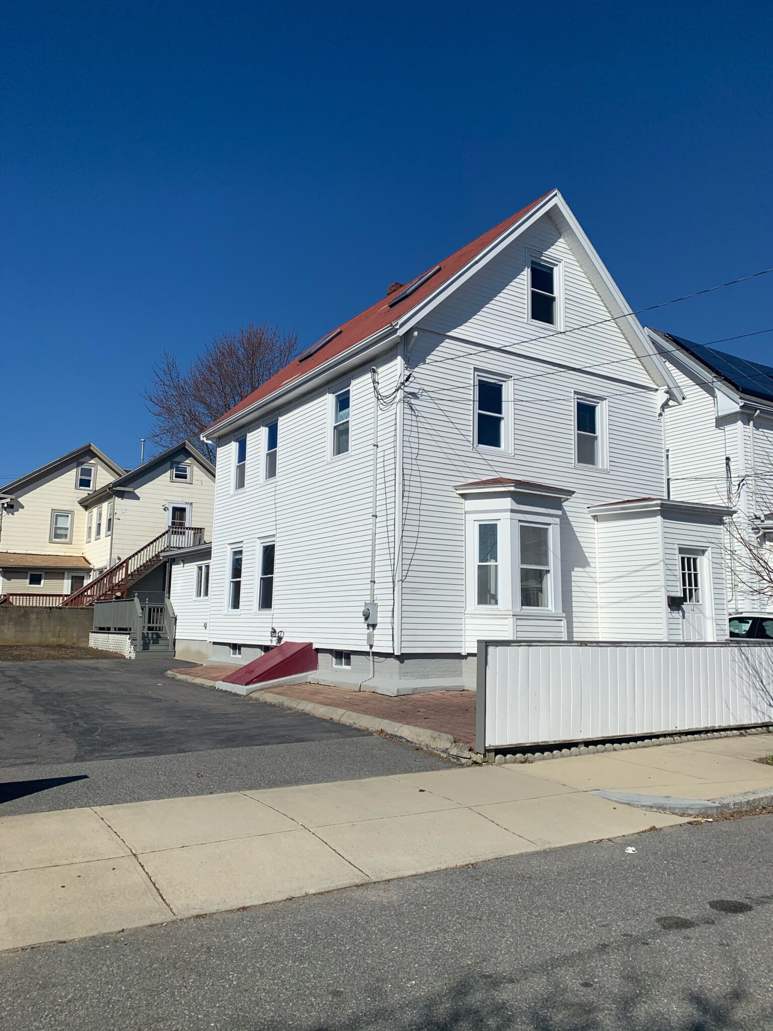 5 bed, 2.5 bath apartment for rent at 12 Court St Unit 1, Medford — photo 19 of 20
