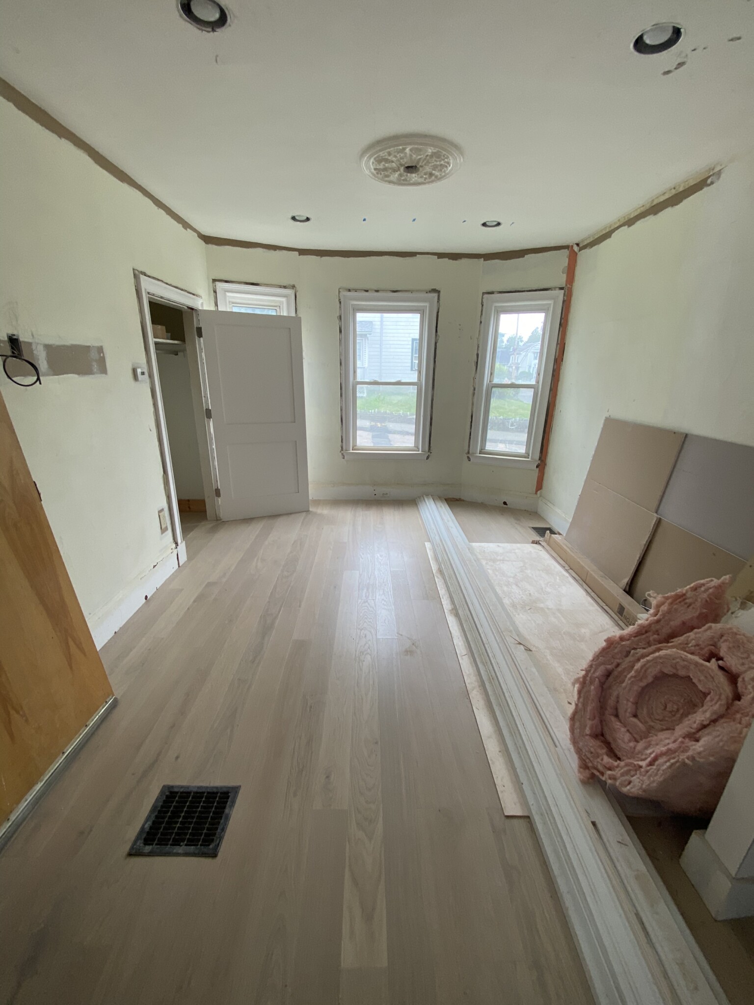 2 bed, 1 bath apartment for rent at 180 Dana Ave Unit 1, Hyde Park — photo 5 of 10