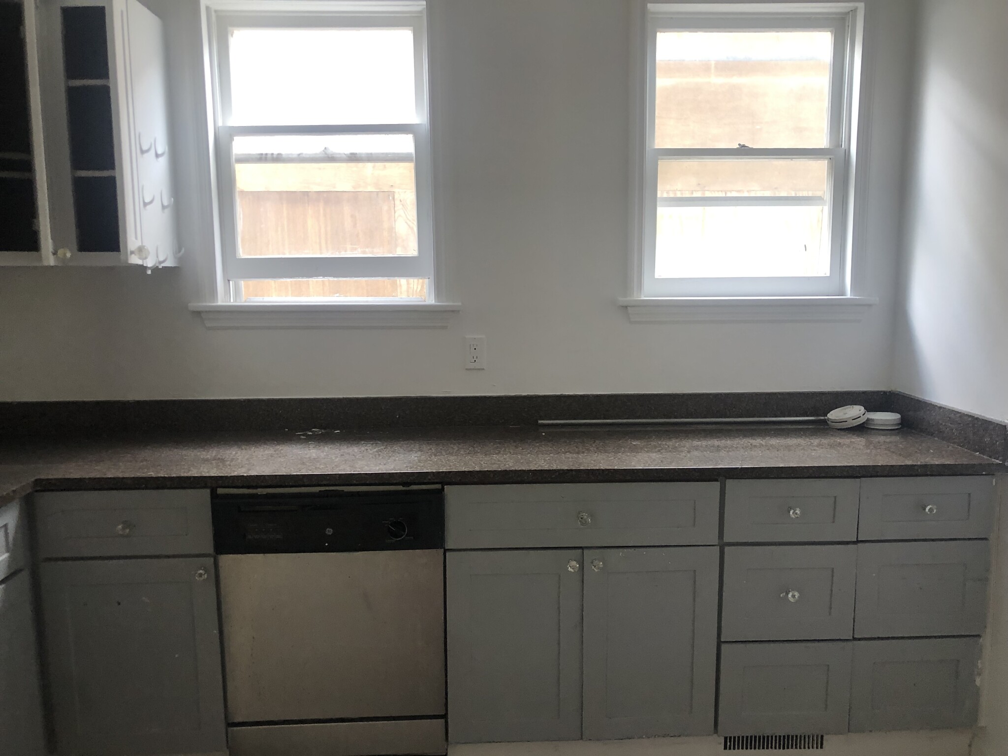 2 bed, 1 bath apartment for rent at 68 Bellevue Unit 1, Dorchester — photo 2 of 10