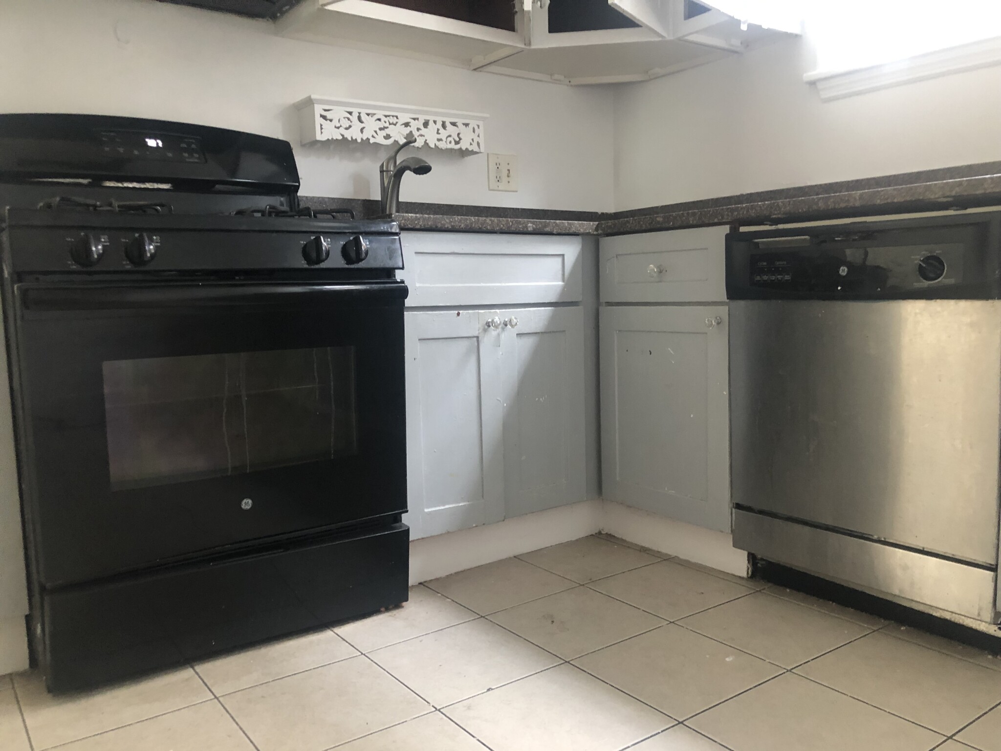 2 bed, 1 bath apartment for rent at 68 Bellevue Unit 1, Dorchester — photo 3 of 10