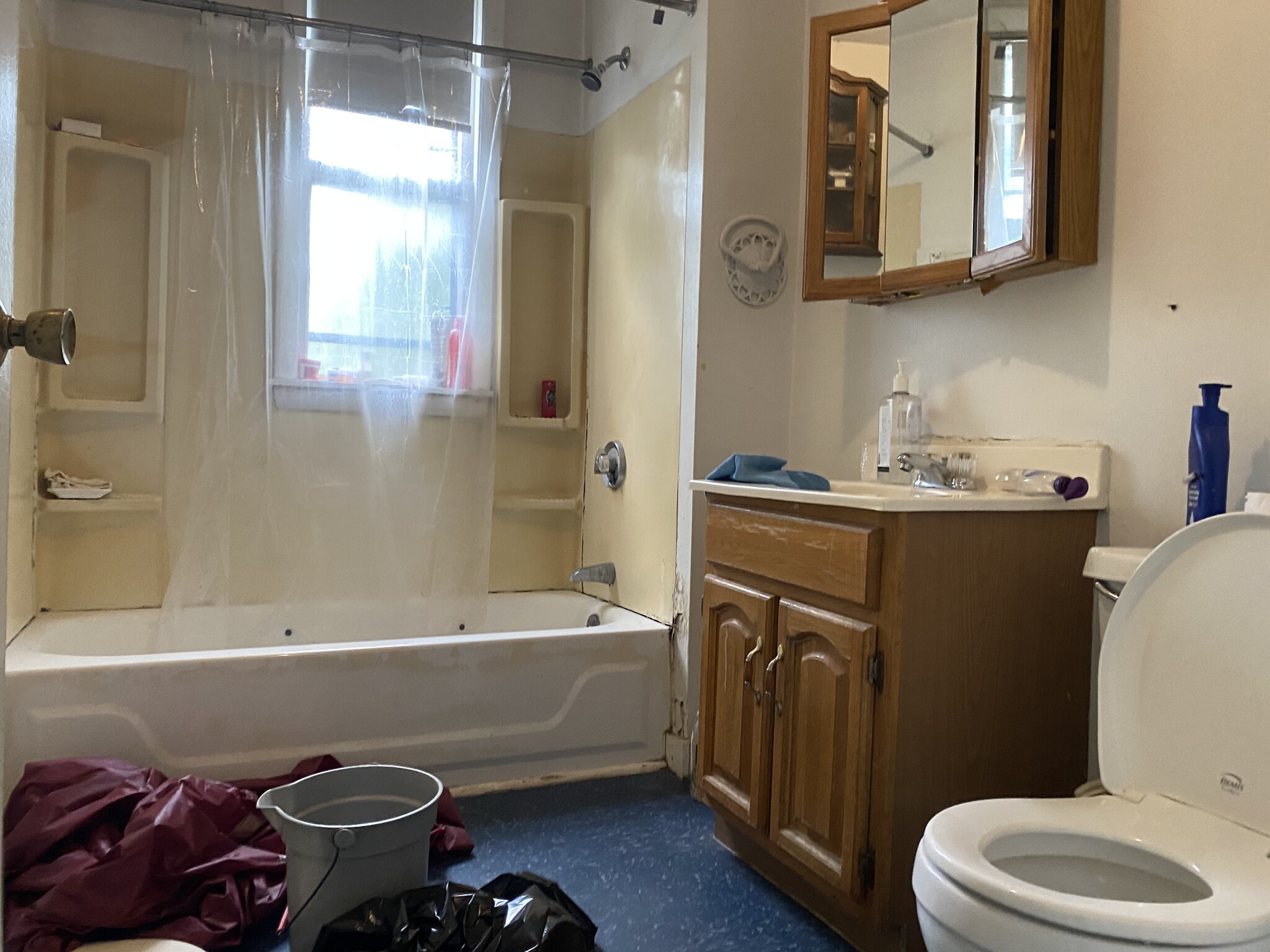 3 bed, 1 bath apartment for rent at 252 Magnolia Unit 1L, Dorchester — photo 4 of 7