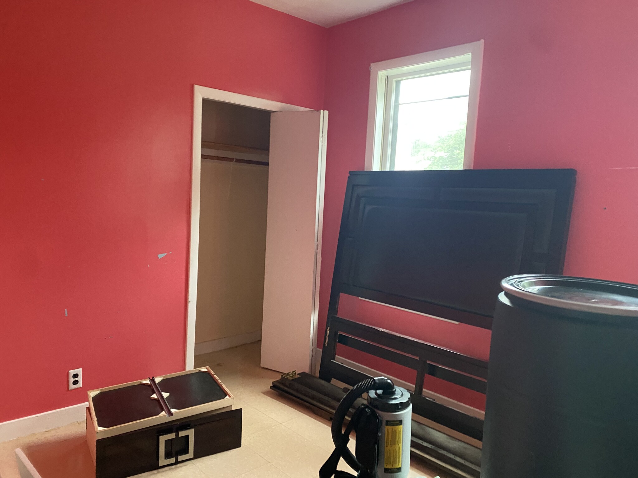 3 bed, 1 bath apartment for rent at 252 Magnolia Unit 1L, Dorchester — photo 3 of 7