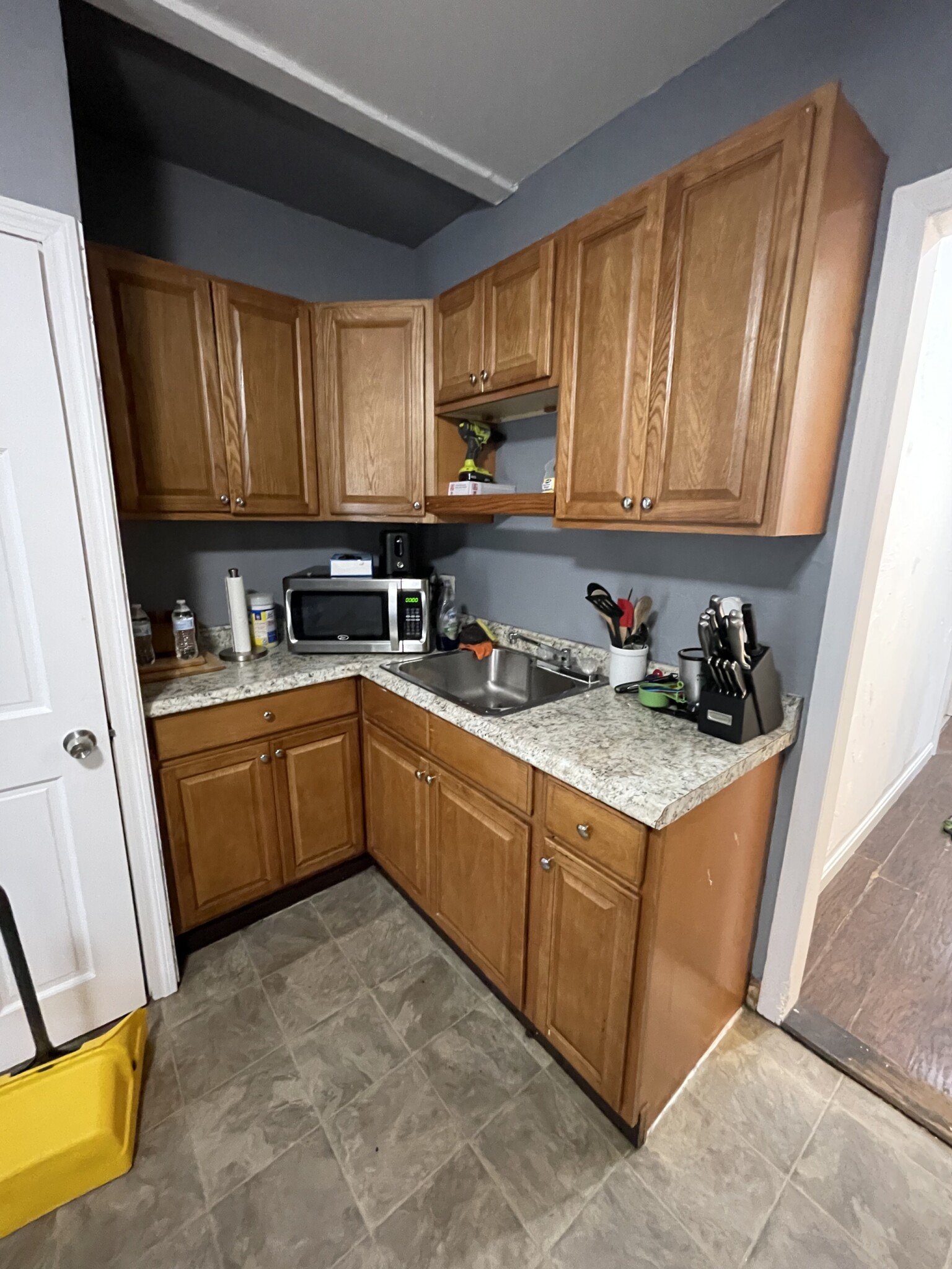 3 bed, 1 bath apartment for rent at 199 Eutaw Ave Unit 1, Lynn — photo 5 of 13