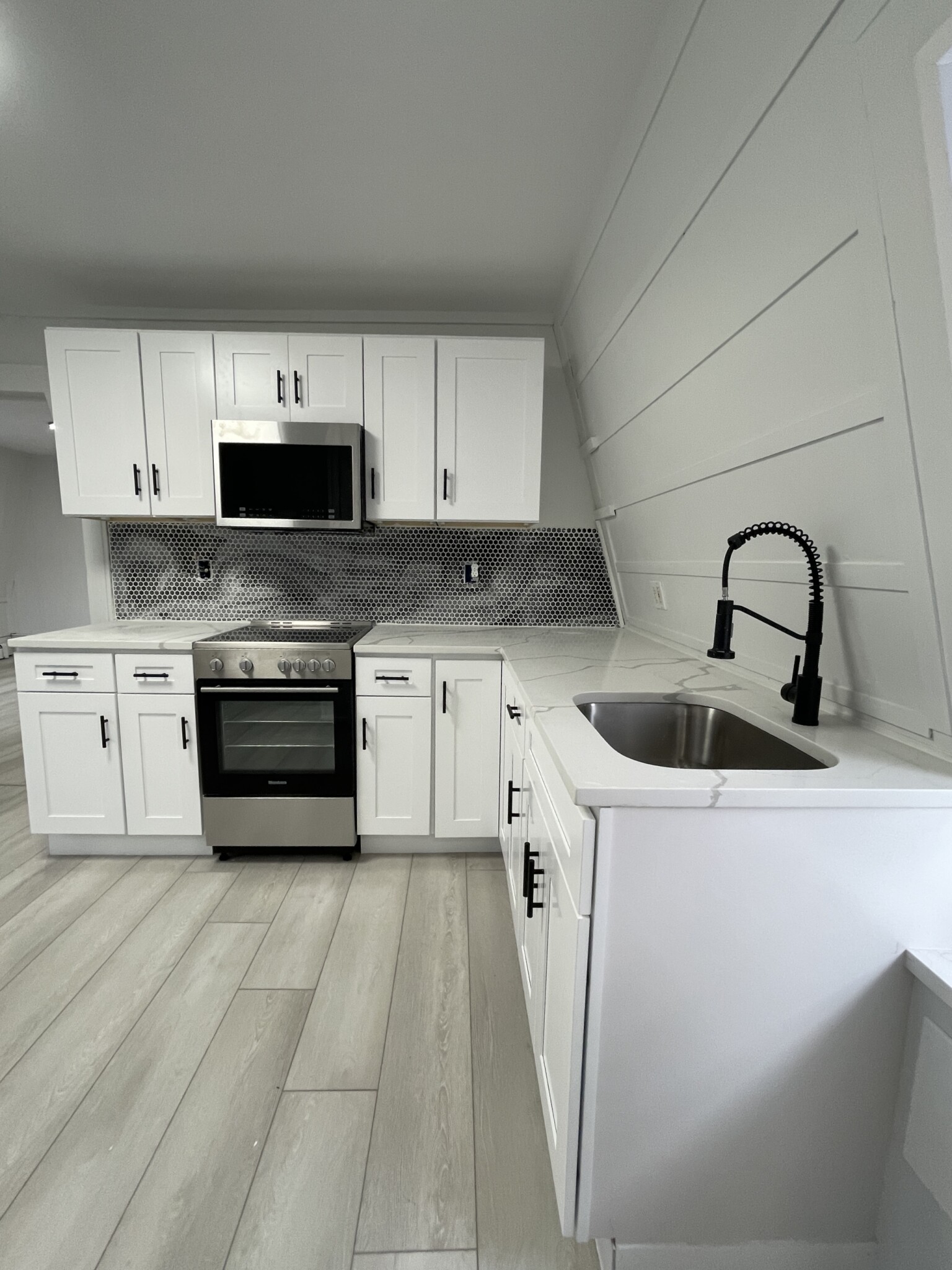 3 bed, 1 bath apartment for rent at 82 Hollingsworth Unit 3, Lynn — photo 2 of 13