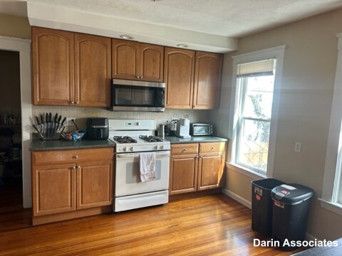 1067 Broadway, Teele Square