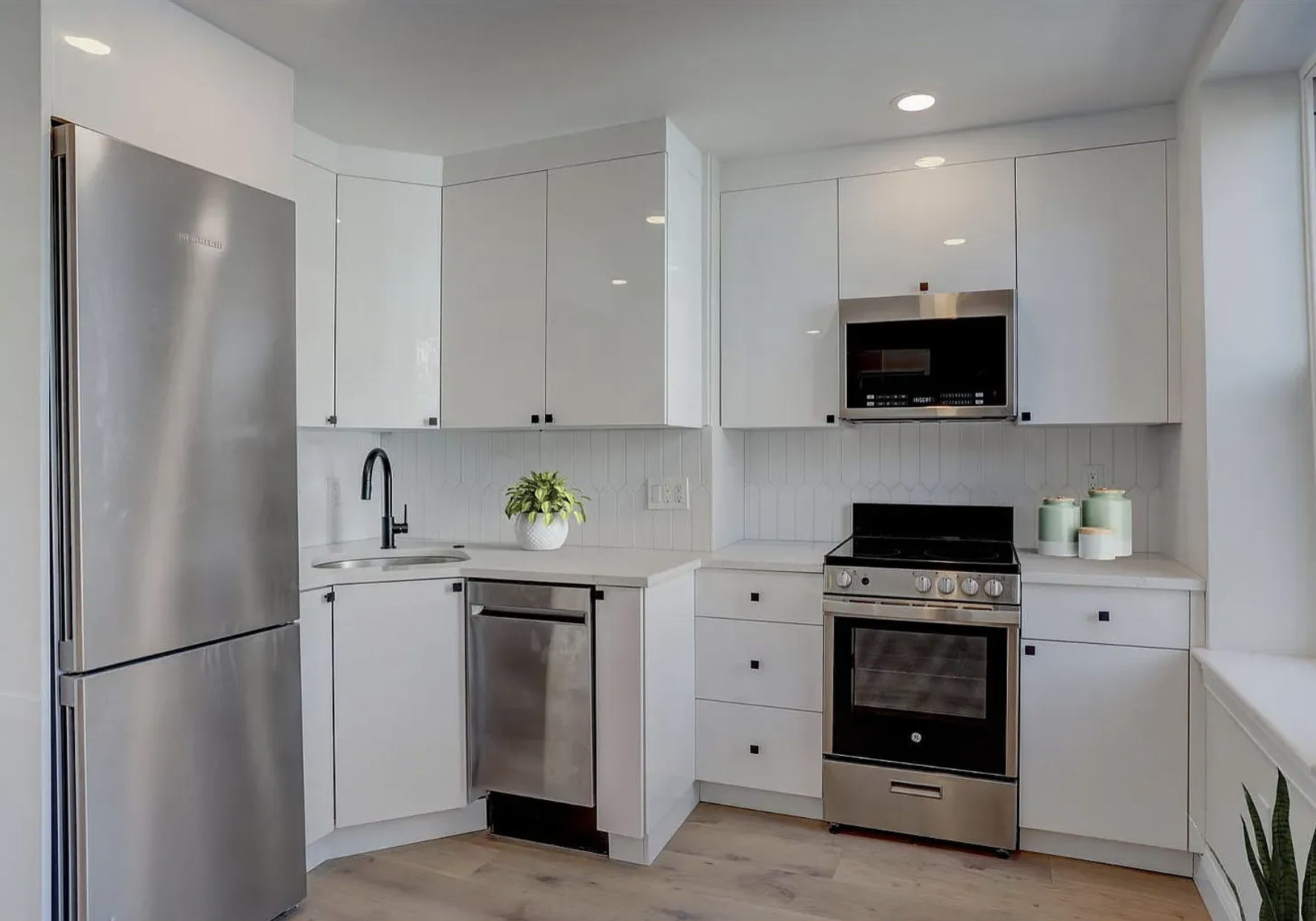 15 Bartlett Pl., Boston, MA - 3,000 USD/ month
