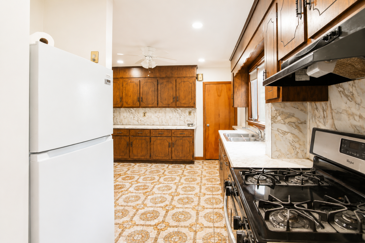 Photos of apartment on Sycamore St.,Everett MA 02149