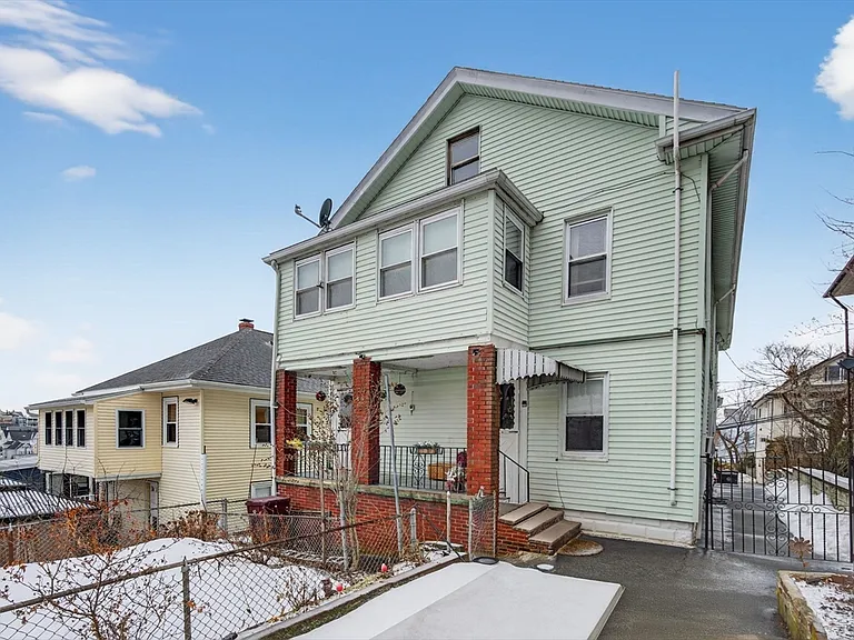 Photos of apartment on Sycamore St.,Everett MA 02149
