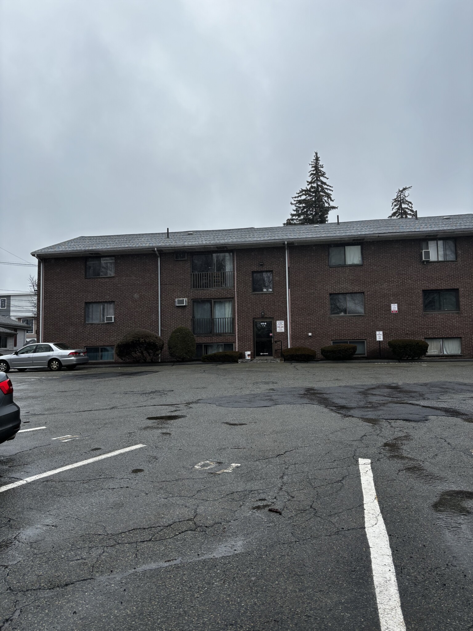 Photos of apartment on Crescent St.,Waltham MA 02453