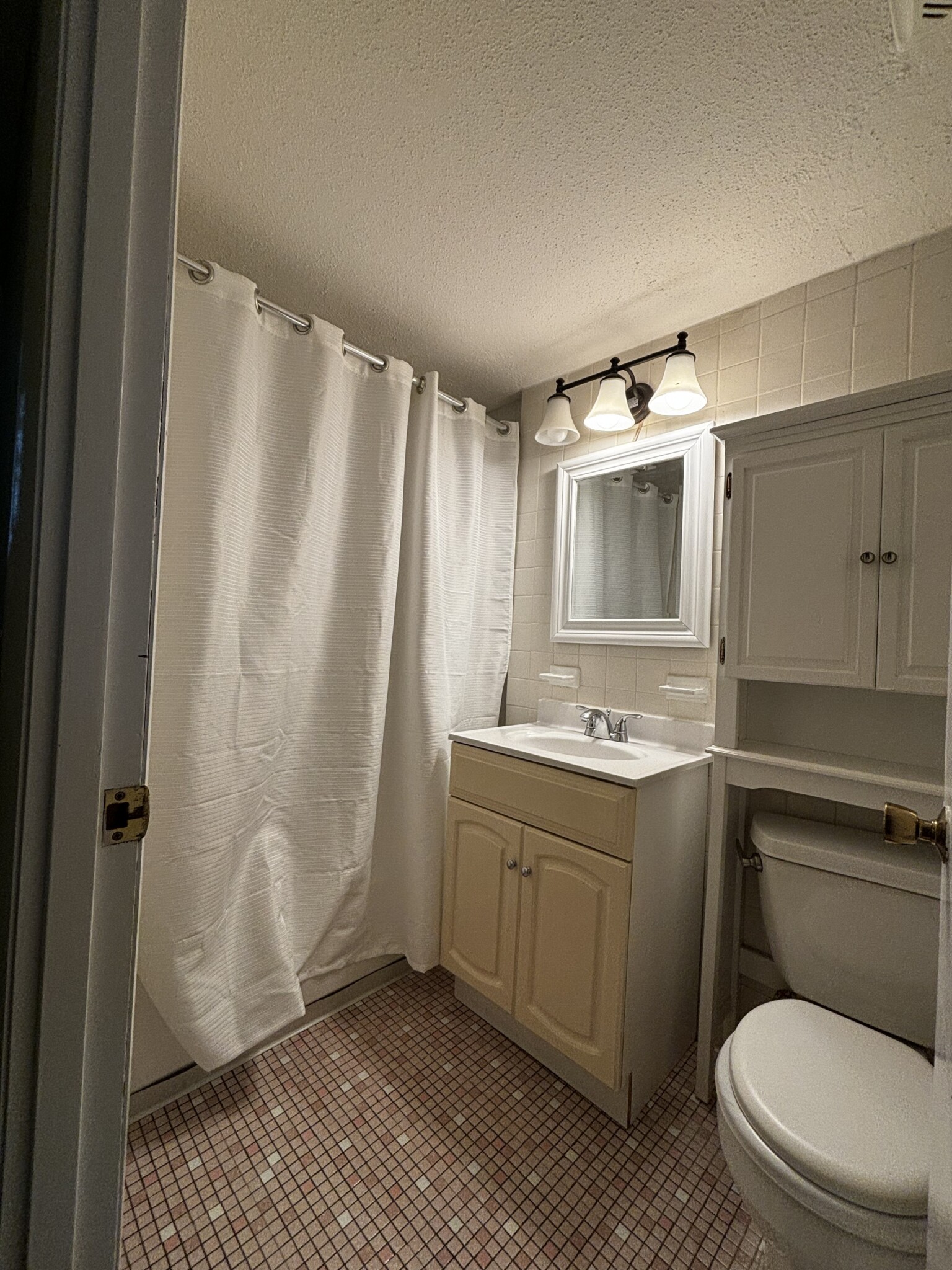 Photos of apartment on River,Waltham MA 02453