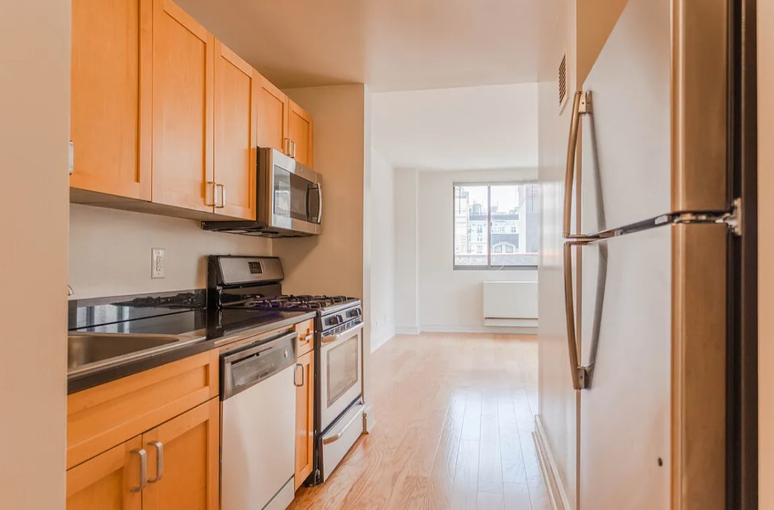 240 Riverside Dr., manhattan, NY - 6,469 USD/ month